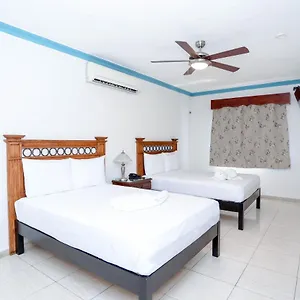 *** Hotel Avenida México